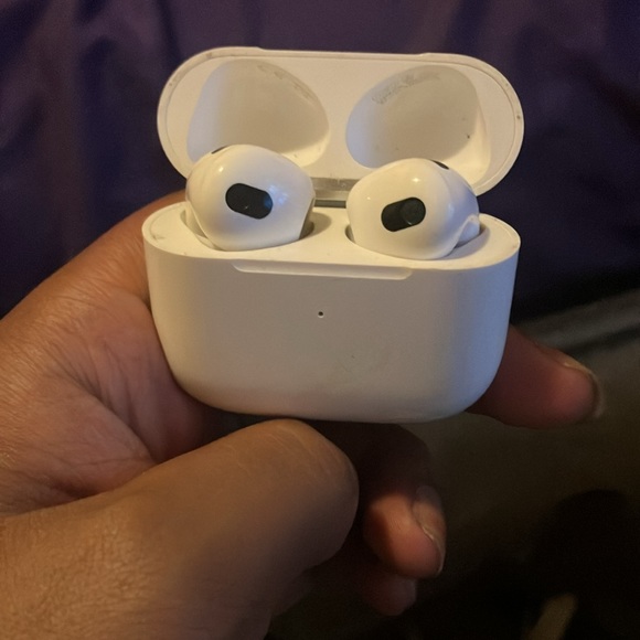 Airpod Pro 3rd Generation - Picture 2 of 4